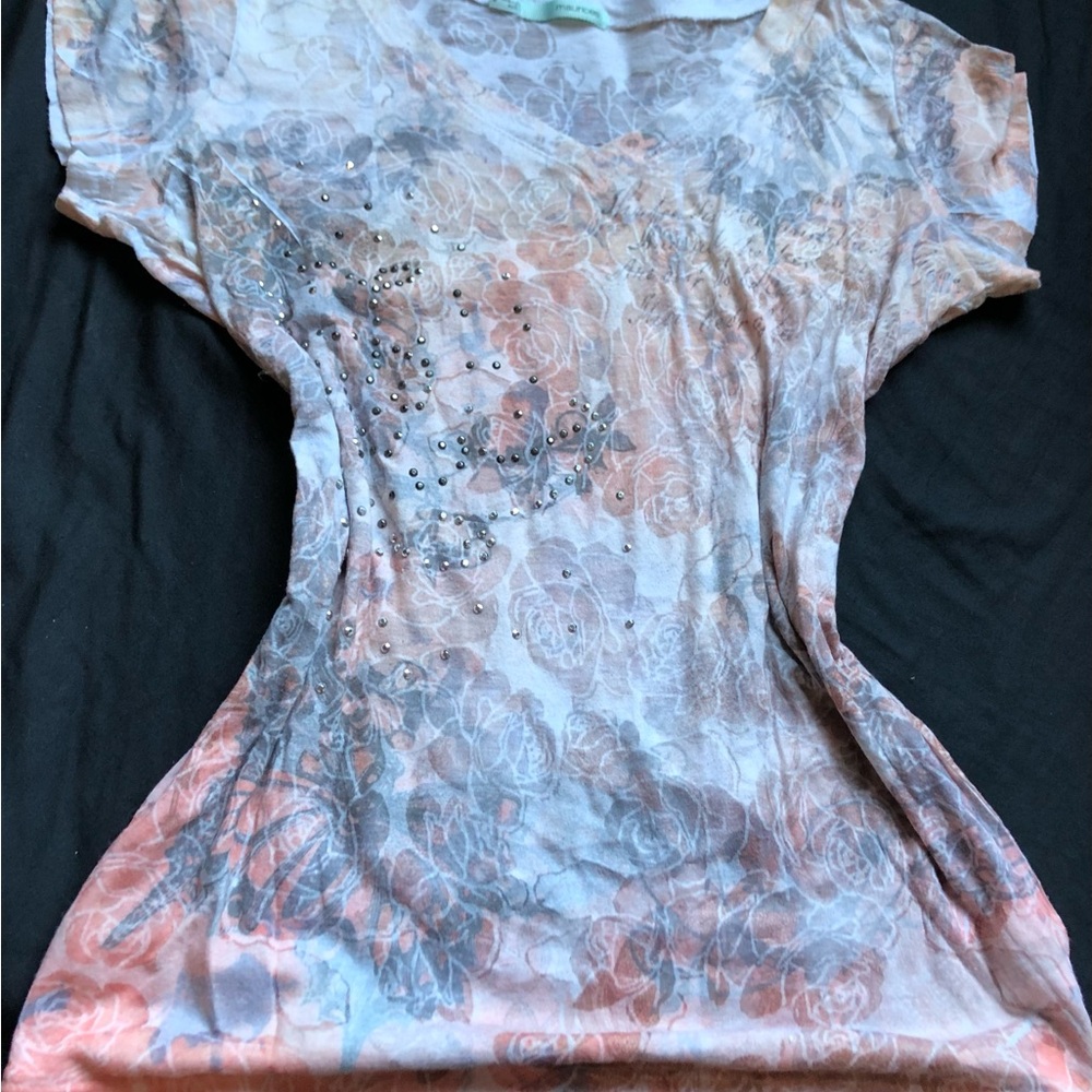 adorable y2k beachy floral rhinestone top !!
top